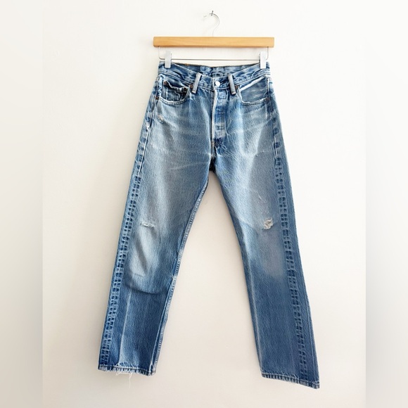 Vintage Levi’s 501 Straight Leg, Button Fly Perfectly Worn Denim Jeans, Size 25 - Picture 1 of 16